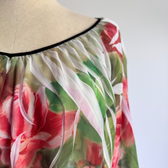 Crimson Ivy - Colorful Floral Blouse - Picture 3 of 9